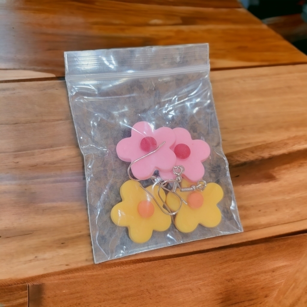 2 pairs of Daisy Earrings
